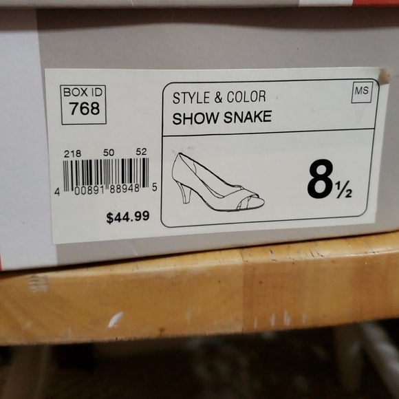 Heels - Picture 2 of 4